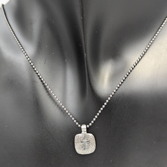 Silpada N1925 925 Sterling Silver Cross Pendant Necklace Faith Religious - Picture 4 of 11